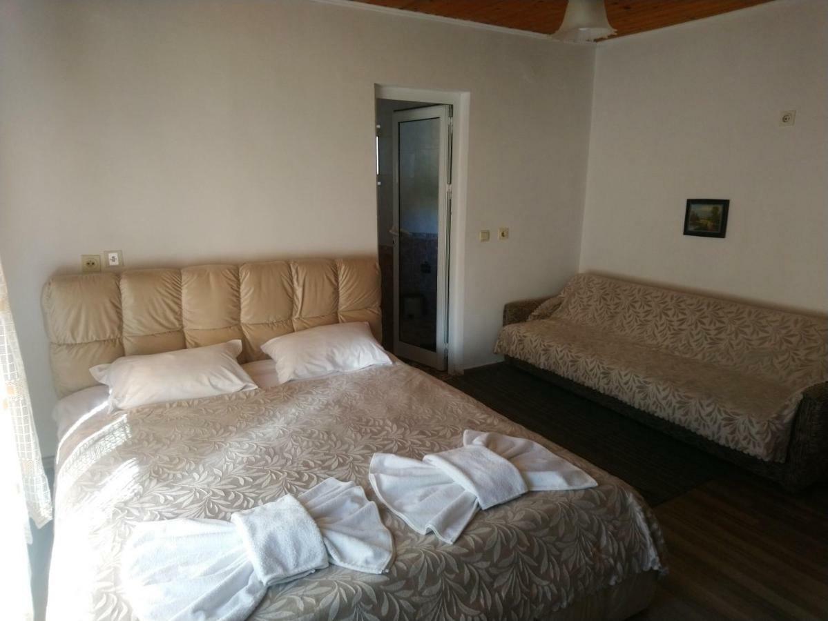 Guest House Emmy Тріґрад Екстер'єр фото